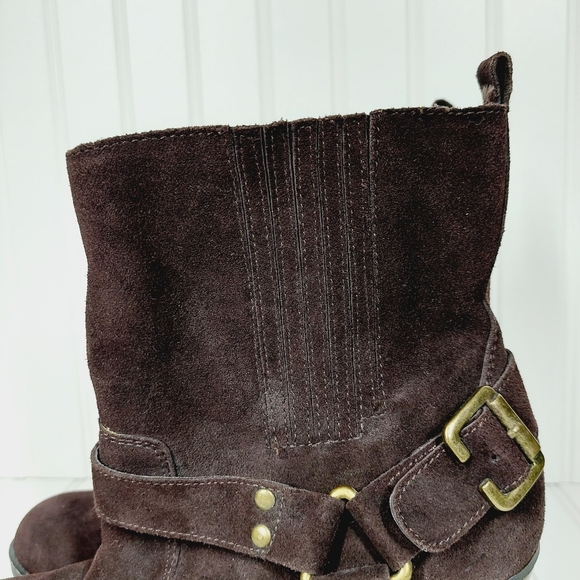 Women's Suede Ankle Boots - Picture 4 of 11